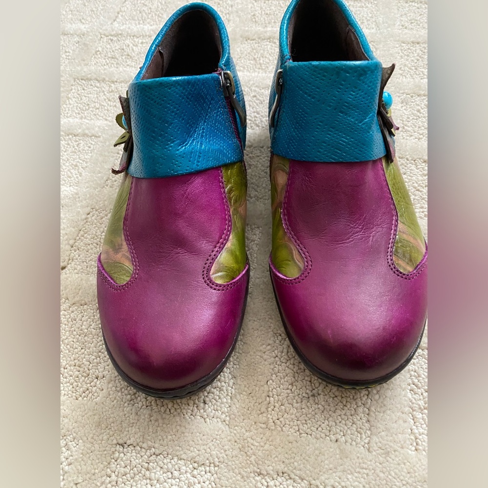 SOCOFY shoes.  NWOT